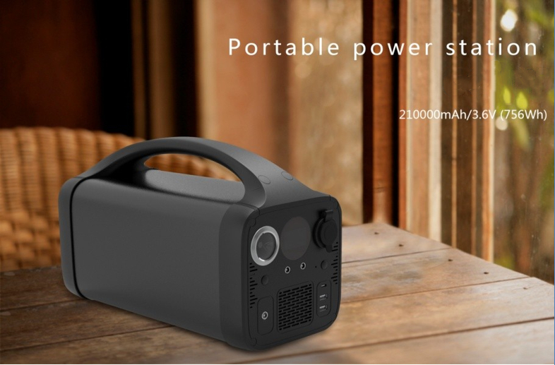 1000 W ulkona toimiva aurinkoenergiageneraattori mobiililataukseen