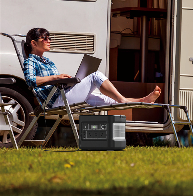 1000 W ladattava aurinkogeneraattori mobiililataukseen
